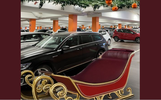 Pysäköi ilmaiseksi joulunavauksen aikana! 🎄